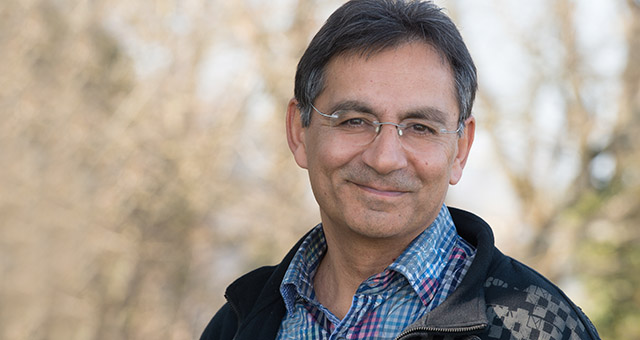 Shafique Keshavjee : La lumière du Christ traverse nos obscurités